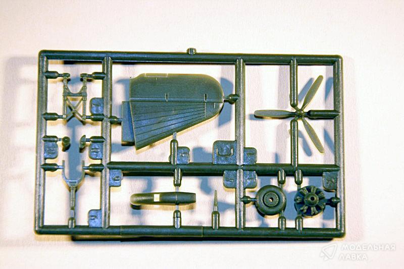 Сборная модель самолет Douglas C-47 Skytrain в масштабе 1:144 Roden Сборная модель самолет Douglas C-47 Skytrain Roden