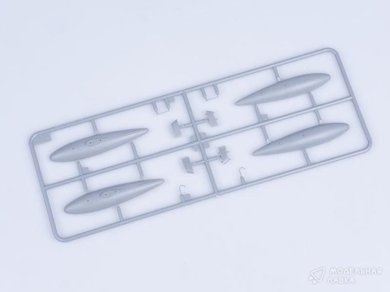 Сборная модель самолет F4U-4B Corsair в масштабе 1:48 Hobby Boss Сборная модель самолет F4U-4B Corsair Hobby Boss