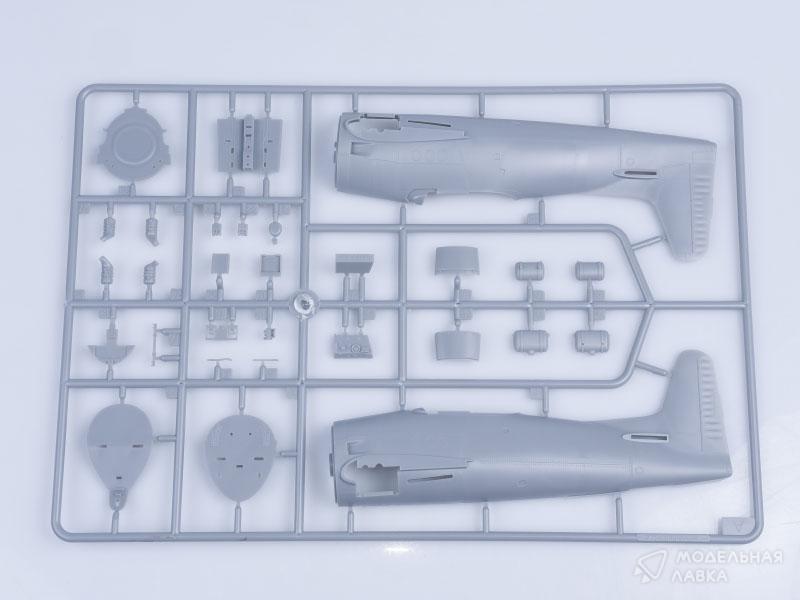 Сборная модель самолет F8F-1 Bearcat в масштабе 1:48 Hobby Boss Сборная модель самолет F8F-1 Bearcat Hobby Boss