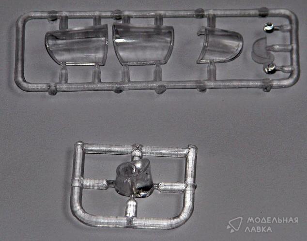 Сборная модель самолет Л-39 "Альбатрос" в масштабе 1:72 South Front Сборная модель самолет Л-39 "Альбатрос" South Front