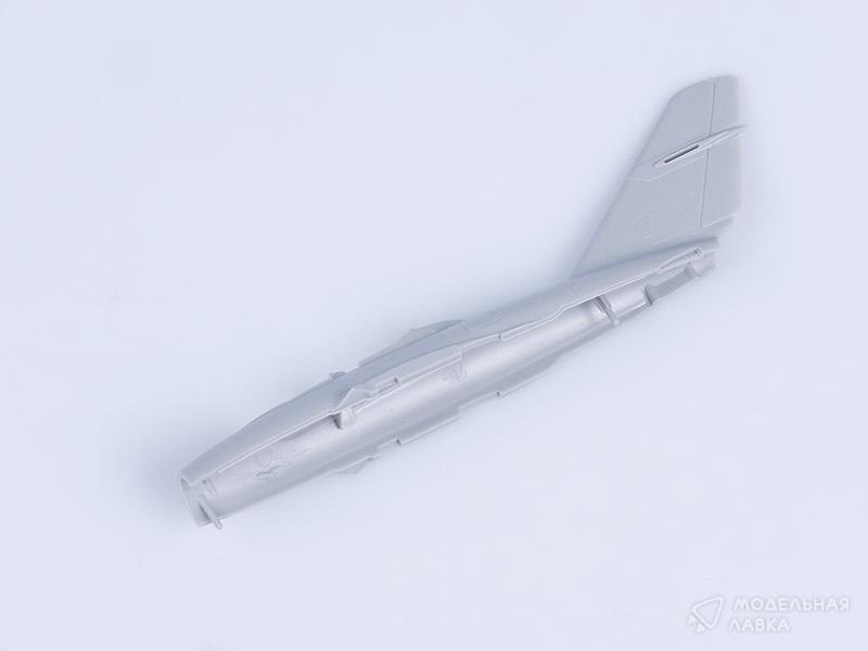 Сборная модель самолет MIG-15 UTI Midget в масштабе 1:72 Hobby Boss Сборная модель самолет MIG-15 UTI Midget Hobby Boss