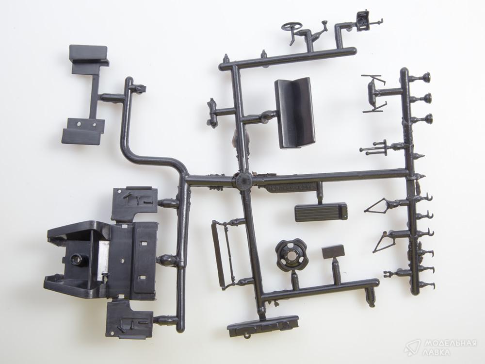 Сборная модель самосвал 3507 (53) в масштабе 1:43 AVD Models Сборная модель самосвал 3507 (53) AVD Models