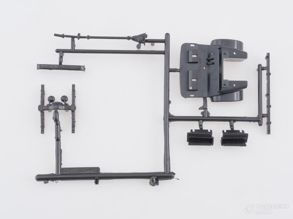 Сборная модель аэродромный пусковой агрегат АПА-50 (130) в масштабе 1:43 AVD Models Сборная модель аэродромный пусковой агрегат АПА-50 (130) AVD Models