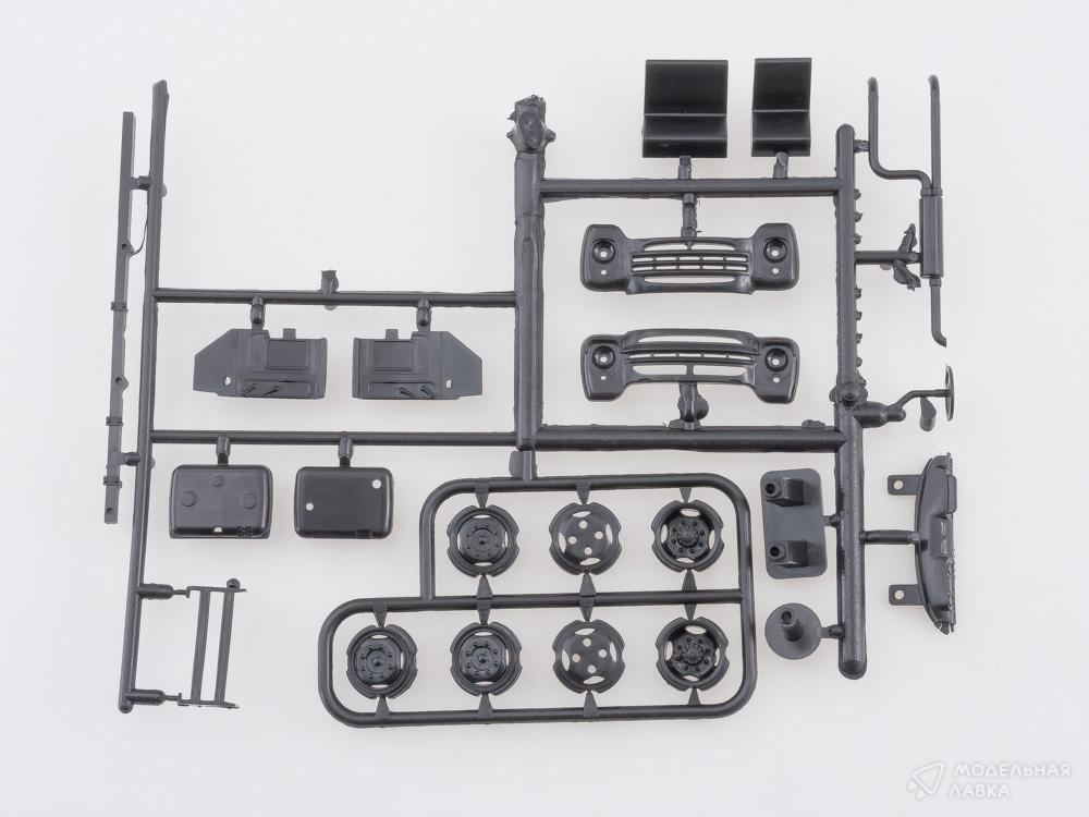 Сборная модель аэродромный пусковой агрегат АПА-50 (130) в масштабе 1:43 AVD Models Сборная модель аэродромный пусковой агрегат АПА-50 (130) AVD Models