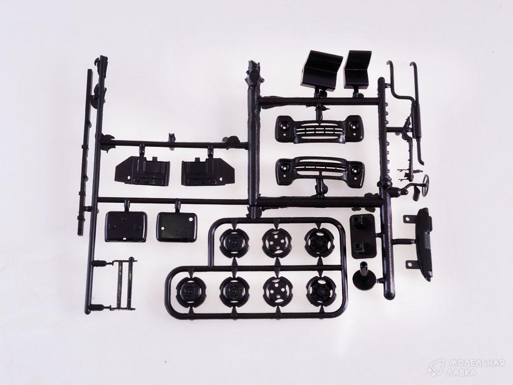 Сборная модель агрегат подвижной авиационный АПА-35 (130) в масштабе 1:43 AVD Models Сборная модель агрегат подвижной авиационный АПА-35 (130) AVD Models