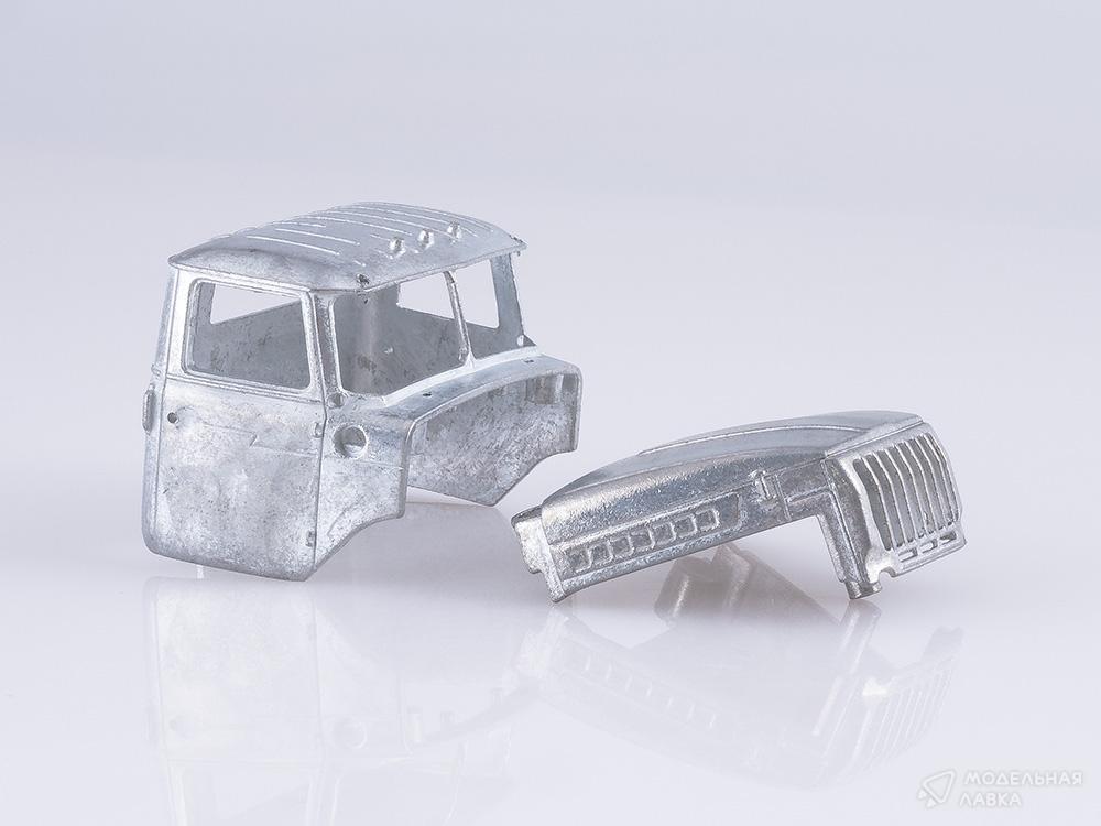 Сборная модель автокран КС-3574 (4320) в масштабе 1:43 AVD Models Сборная модель автокран КС-3574 (4320) AVD Models