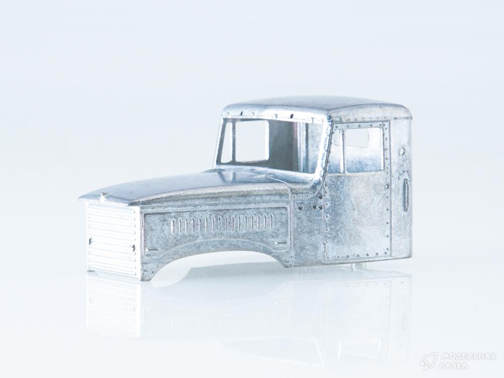 Сборная модель автокран КС-3575 (255Б1) в масштабе 1:43 AVD Models Сборная модель автокран КС-3575 (255Б1) AVD Models