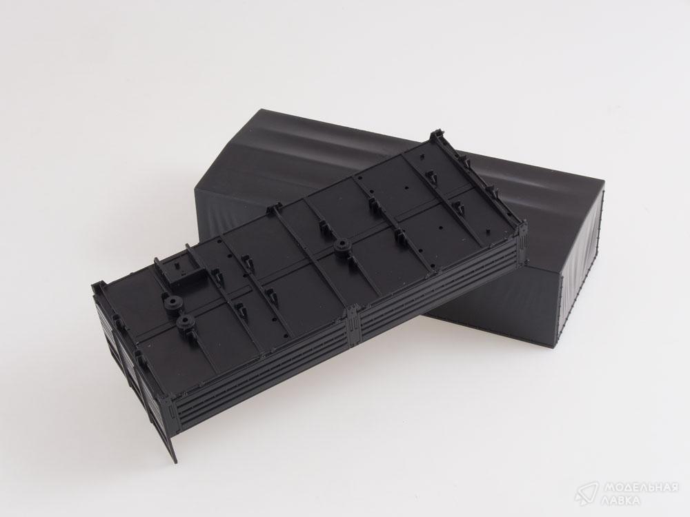 Сборная модель КАМАЗ-43118 6x6 бортовой с тентом в масштабе 1:43 AVD Models Сборная модель КАМАЗ-43118 6x6 бортовой с тентом AVD Models