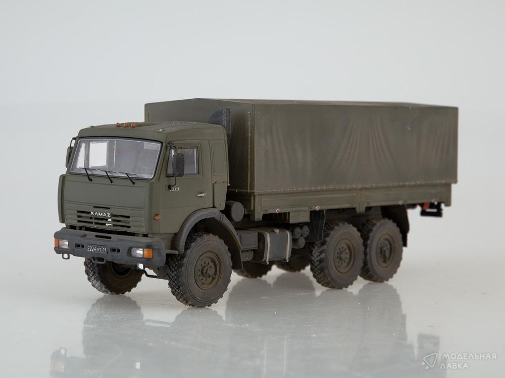 Сборная модель КАМАЗ-43118 6x6 бортовой с тентом в масштабе 1:43 AVD Models Сборная модель КАМАЗ-43118 6x6 бортовой с тентом AVD Models