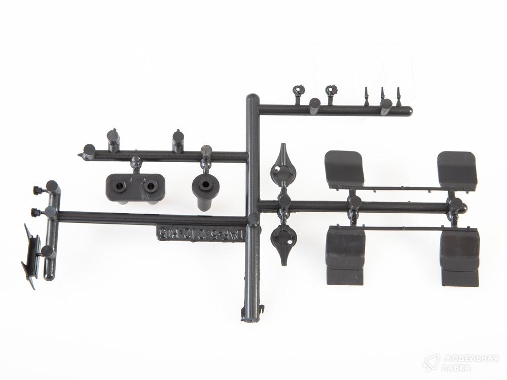 Сборная модель КАМАЗ-53212 контейнеровоз в масштабе 1:43 AVD Models Сборная модель КАМАЗ-53212 контейнеровоз AVD Models