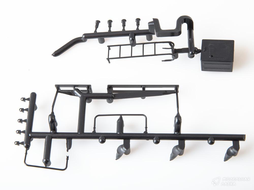 Сборная модель КАМАЗ-54112 с полуприцепом НЕФАЗ-96742 в масштабе 1:43 AVD Models Сборная модель КАМАЗ-54112 с полуприцепом НЕФАЗ-96742 AVD Models