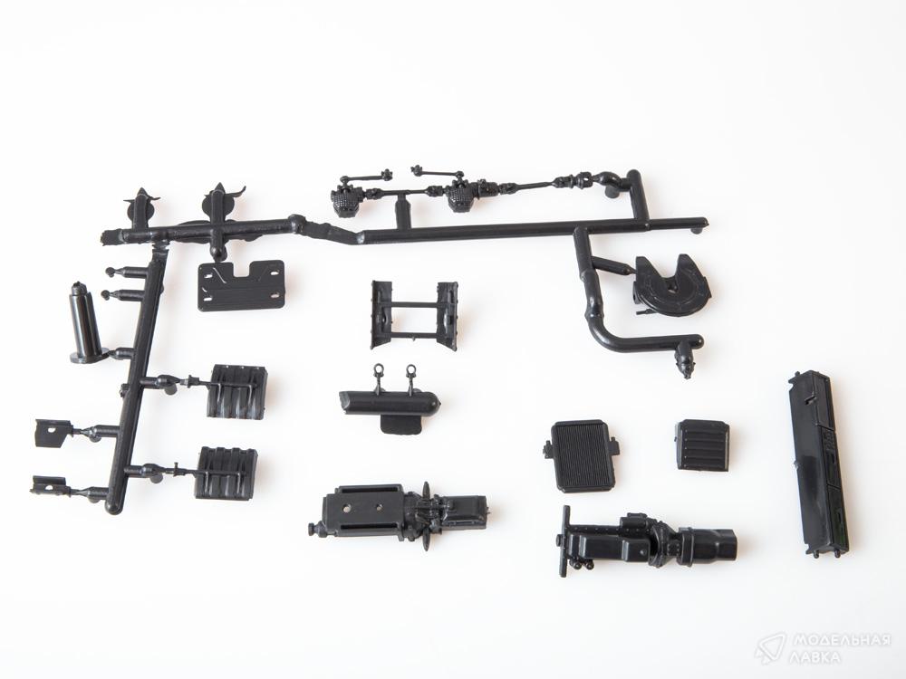 Сборная модель КАМАЗ-54112 с полуприцепом НЕФАЗ-96742 в масштабе 1:43 AVD Models Сборная модель КАМАЗ-54112 с полуприцепом НЕФАЗ-96742 AVD Models