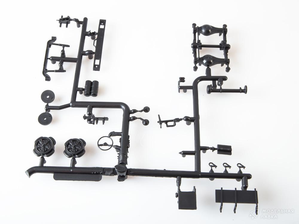 Сборная модель КАМАЗ-54112 с полуприцепом НЕФАЗ-96742 в масштабе 1:43 AVD Models Сборная модель КАМАЗ-54112 с полуприцепом НЕФАЗ-96742 AVD Models