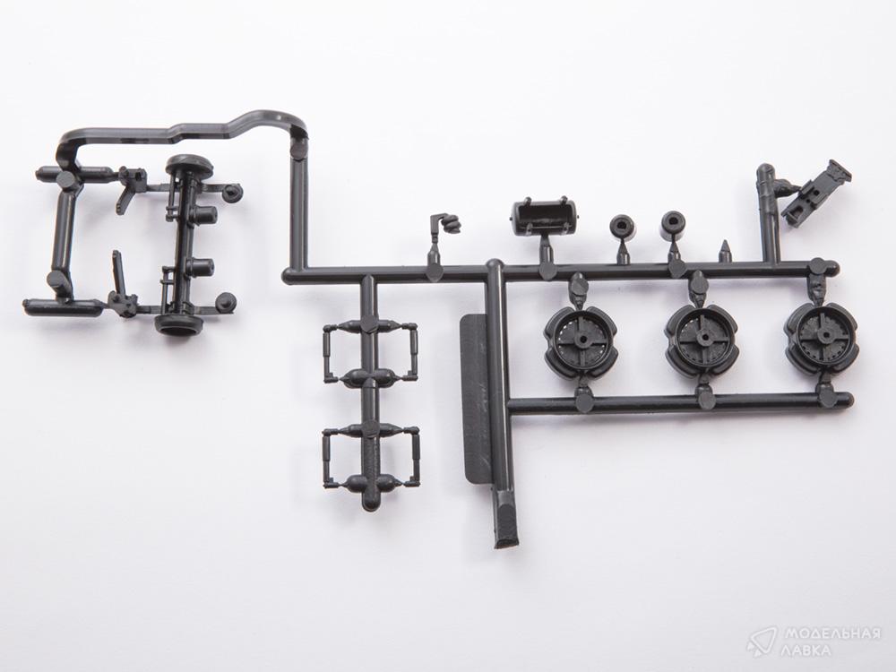 Сборная модель КАМАЗ-5490 с полуприцепом НЕФАЗ-93341 в масштабе 1:43 AVD Models Сборная модель КАМАЗ-5490 с полуприцепом НЕФАЗ-93341 AVD Models