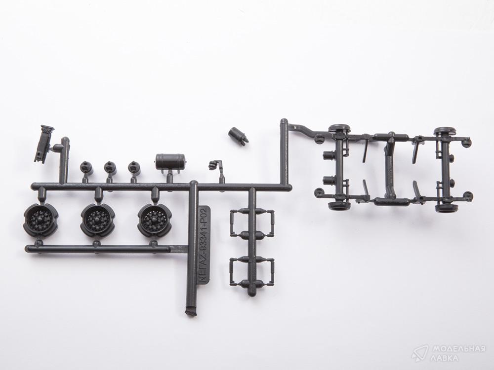 Сборная модель КАМАЗ-5490 с полуприцепом НЕФАЗ-93341 в масштабе 1:43 AVD Models Сборная модель КАМАЗ-5490 с полуприцепом НЕФАЗ-93341 AVD Models