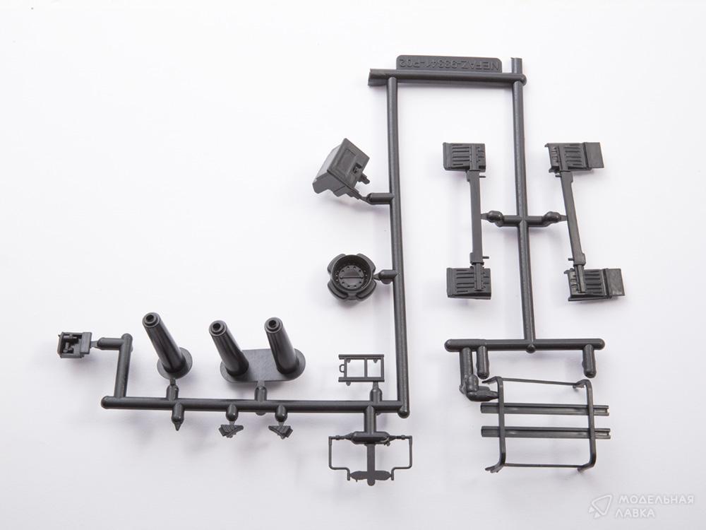 Сборная модель КАМАЗ-5490 с полуприцепом НЕФАЗ-93341 в масштабе 1:43 AVD Models Сборная модель КАМАЗ-5490 с полуприцепом НЕФАЗ-93341 AVD Models