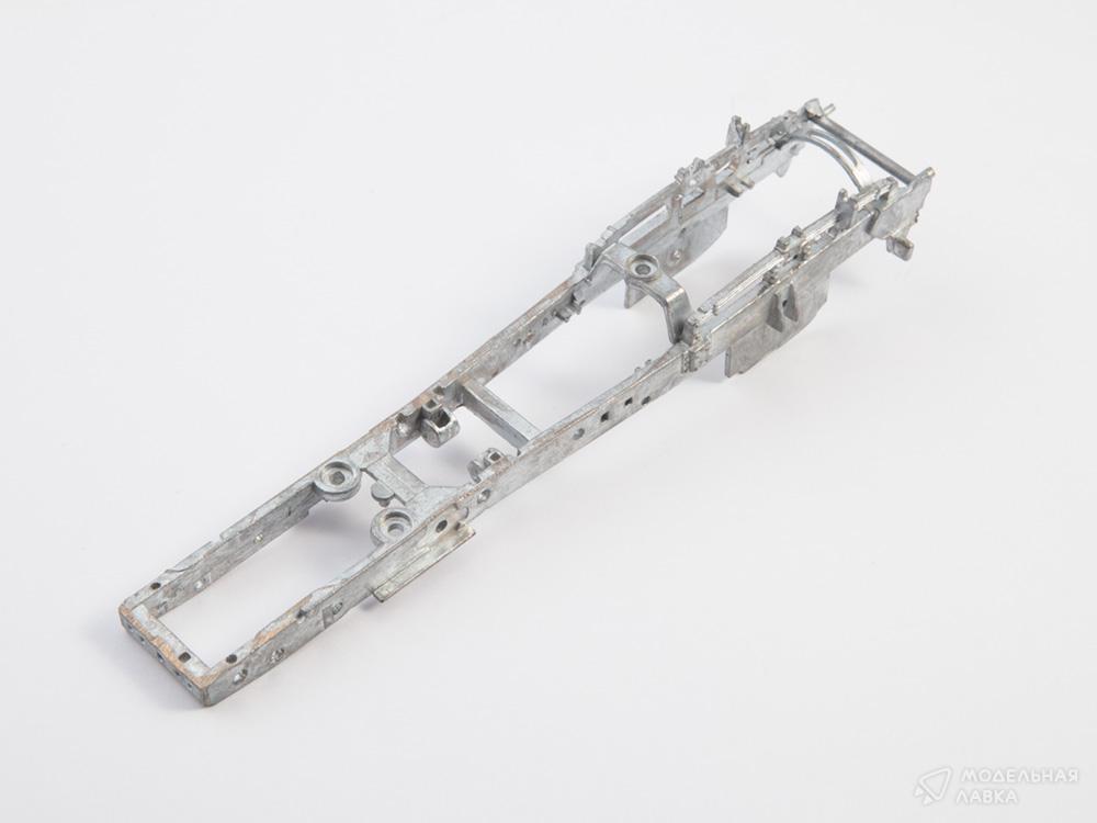 Сборная модель КАМАЗ-5490 с полуприцепом НЕФАЗ-93341 в масштабе 1:43 AVD Models Сборная модель КАМАЗ-5490 с полуприцепом НЕФАЗ-93341 AVD Models