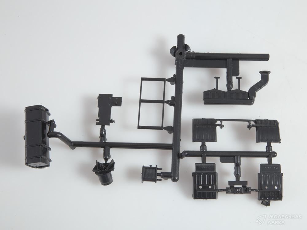 Сборная модель КАМАЗ-65225 седельный тягач в масштабе 1:43 AVD Models Сборная модель КАМАЗ-65225 седельный тягач AVD Models