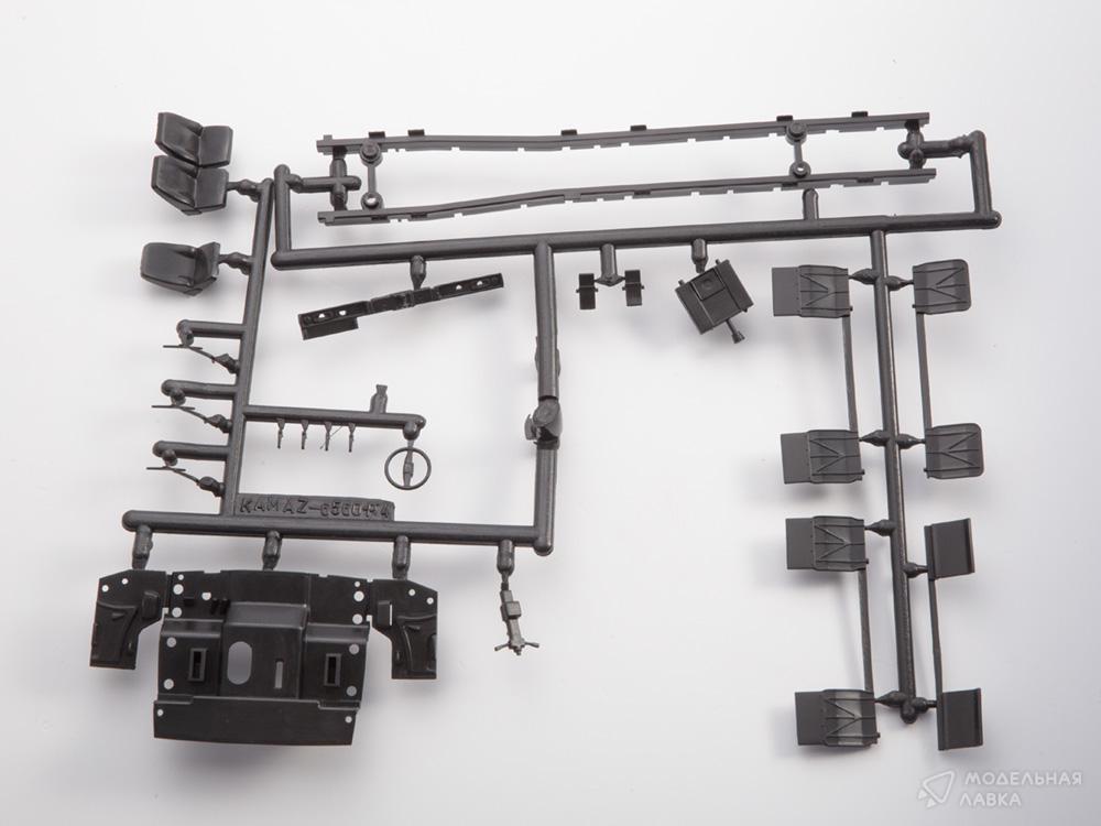 Сборная модель КАМАЗ-6560 бортовой в масштабе 1:43 AVD Models Сборная модель КАМАЗ-6560 бортовой AVD Models