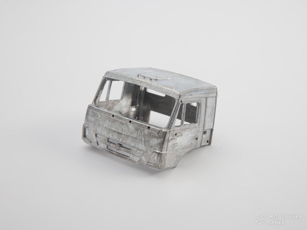 Сборная модель КАМАЗ-6560 бортовой в масштабе 1:43 AVD Models Сборная модель КАМАЗ-6560 бортовой AVD Models