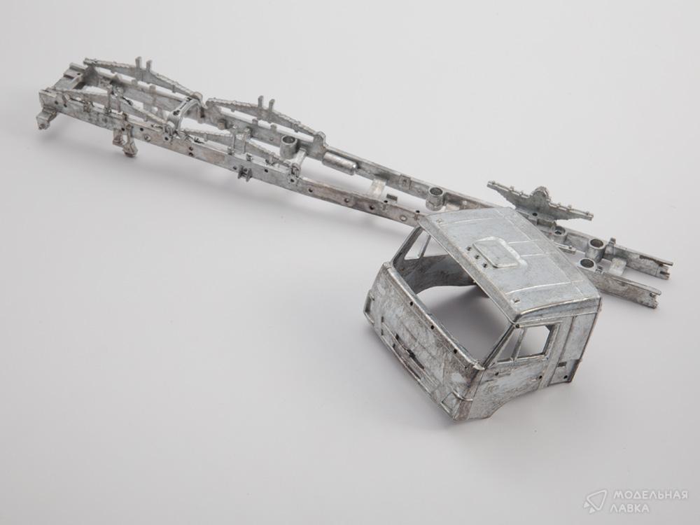 Сборная модель КАМАЗ-6560 бортовой в масштабе 1:43 AVD Models Сборная модель КАМАЗ-6560 бортовой AVD Models