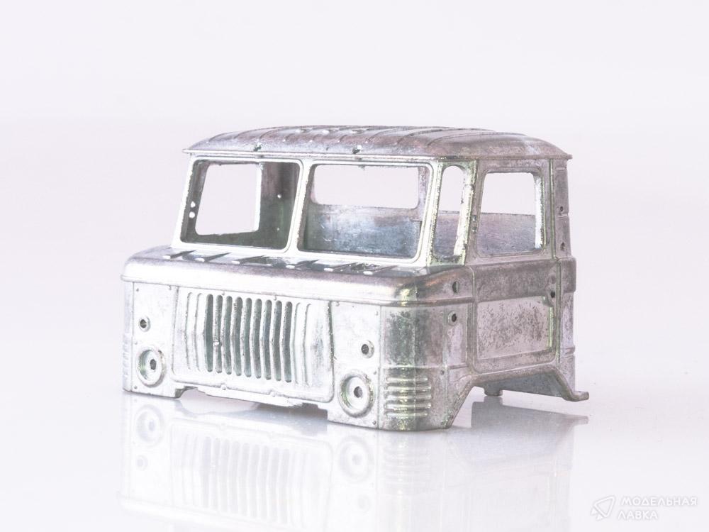 Сборная модель командно-штабная машина КШМ Р-142 (66) в масштабе 1:43 AVD Models Сборная модель командно-штабная машина КШМ Р-142 (66) AVD Models