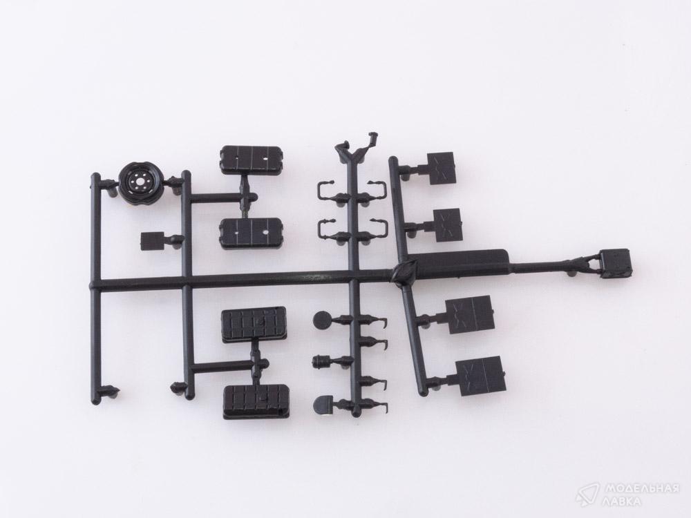Сборная модель командно-штабная машина КШМ Р-142 (66) в масштабе 1:43 AVD Models Сборная модель командно-штабная машина КШМ Р-142 (66) AVD Models