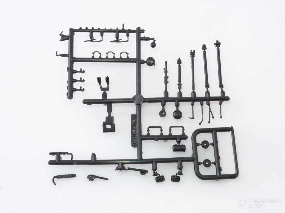 Сборная модель командно-штабная машина КШМ Р-142 (66) в масштабе 1:43 AVD Models Сборная модель командно-штабная машина КШМ Р-142 (66) AVD Models