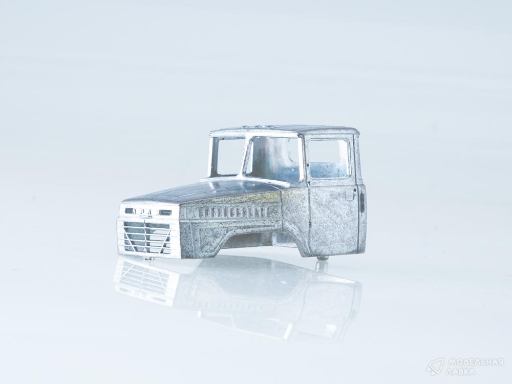 Сборная модель КРАЗ-260 бортовой (поздний) в масштабе 1:43 AVD Models Сборная модель КРАЗ-260 бортовой (поздний) AVD Models