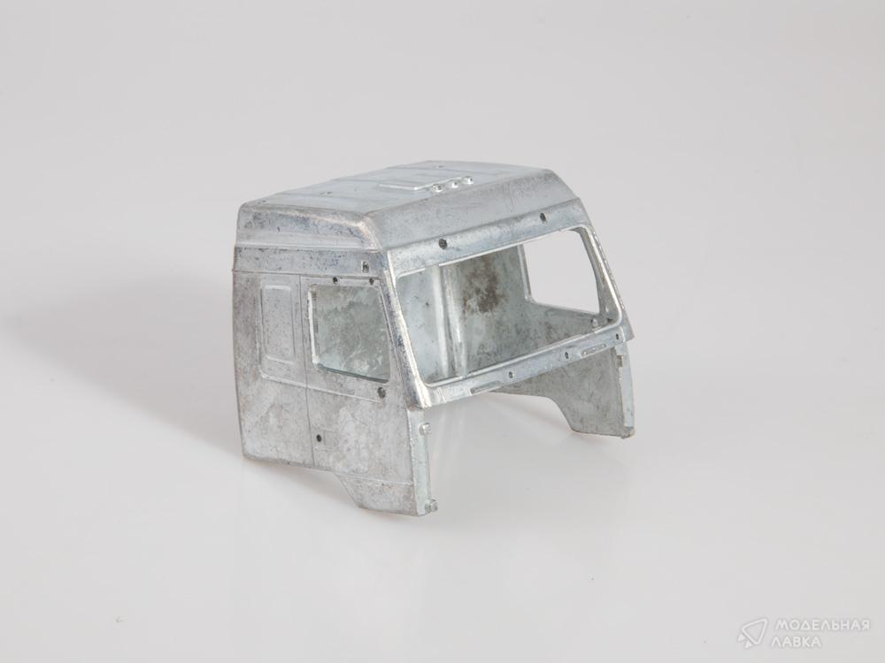 Сборная модель МАЗ-5440 с полуприцепом МАЗ-9758 в масштабе 1:43 AVD Models Сборная модель МАЗ-5440 с полуприцепом МАЗ-9758 AVD Models