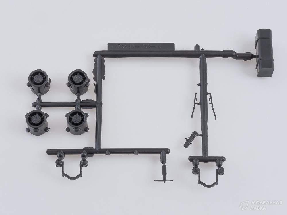 Сборная модель МАЗ-6422 ранний в масштабе 1:43 AVD Models Сборная модель МАЗ-6422 ранний AVD Models