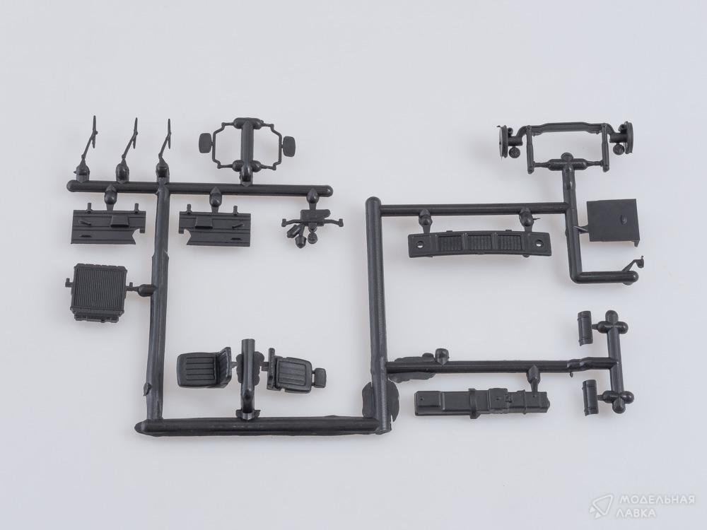 Сборная модель МАЗ-6422 ранний в масштабе 1:43 AVD Models Сборная модель МАЗ-6422 ранний AVD Models