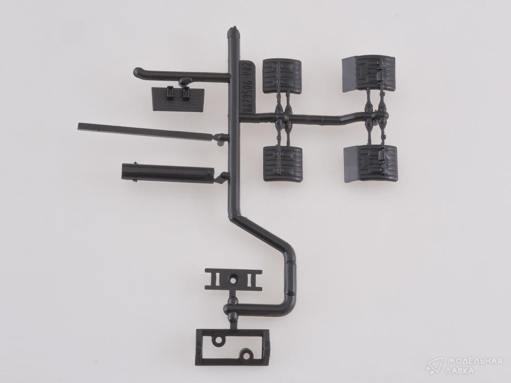 Сборная модель полуприцеп МАЗ-9506-20 в масштабе 1:43 AVD Models Сборная модель полуприцеп МАЗ-9506-20 AVD Models