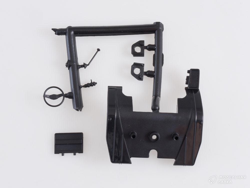 Сборная модель пожарная цистерна АЦ-7,5-40 (4320) в масштабе 1:43 AVD Models Сборная модель пожарная цистерна АЦ-7,5-40 (4320) AVD Models