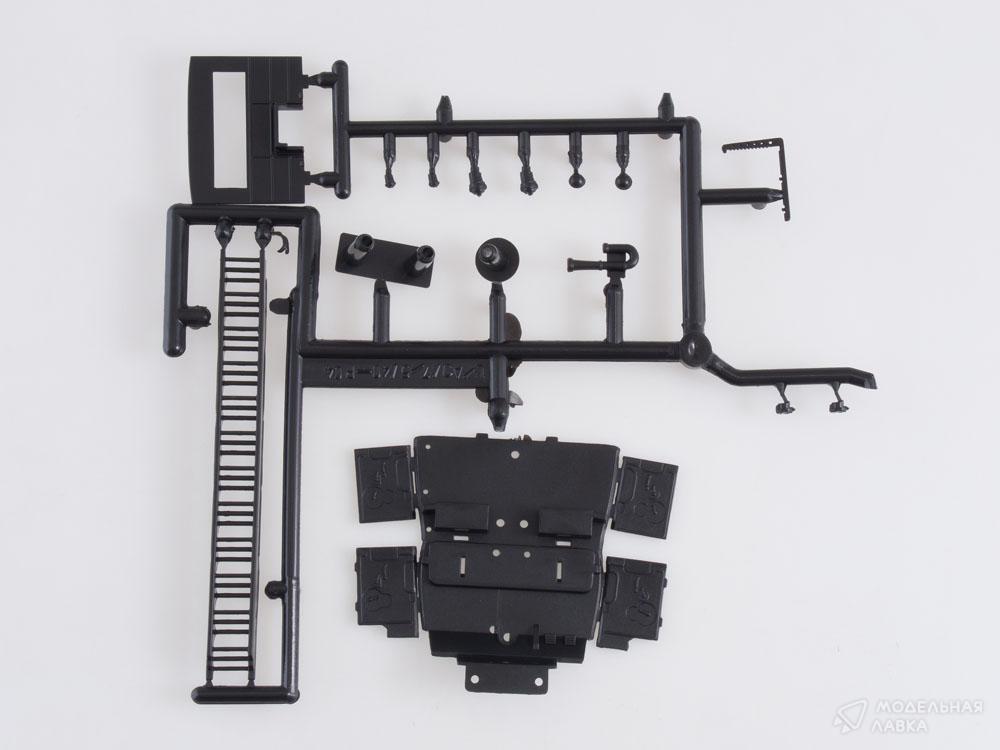Сборная модель пожарная цистерна АЦ-7,5-40 (4320) в масштабе 1:43 AVD Models Сборная модель пожарная цистерна АЦ-7,5-40 (4320) AVD Models