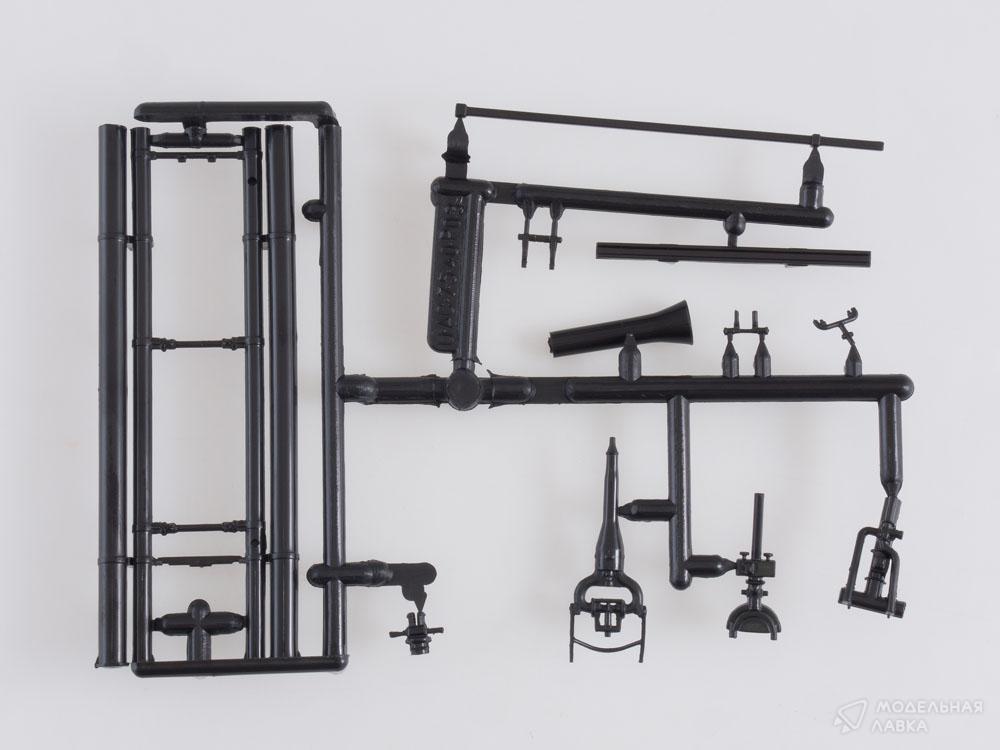 Сборная модель пожарная цистерна АЦ-7,5-40 (4320) в масштабе 1:43 AVD Models Сборная модель пожарная цистерна АЦ-7,5-40 (4320) AVD Models