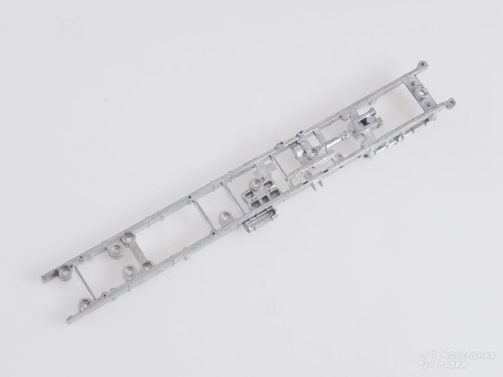 Сборная модель пожарная цистерна АЦ-7,5-40 (4320) в масштабе 1:43 AVD Models Сборная модель пожарная цистерна АЦ-7,5-40 (4320) AVD Models