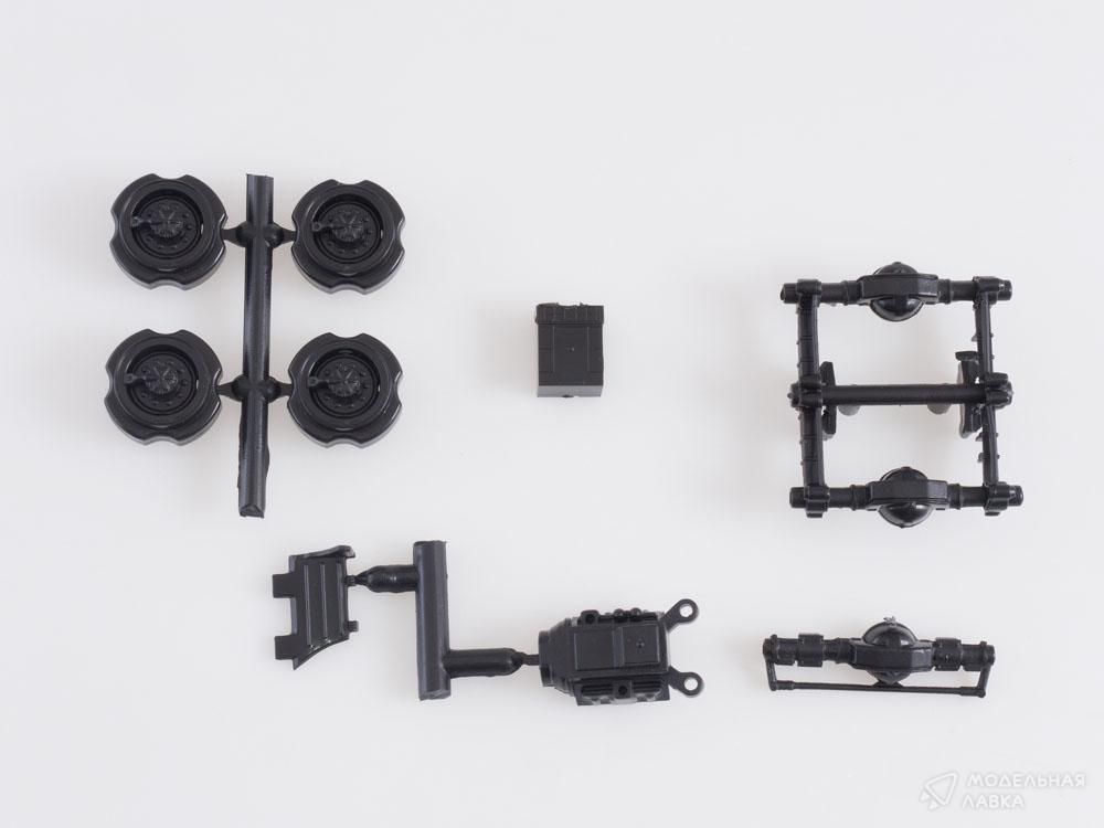 Сборная модель пожарная цистерна АЦ-7,5-40 (4320) в масштабе 1:43 AVD Models Сборная модель пожарная цистерна АЦ-7,5-40 (4320) AVD Models