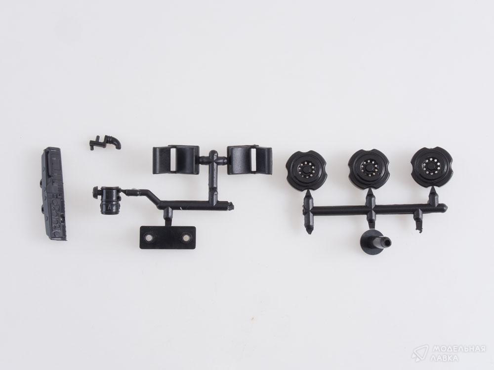 Сборная модель пожарная цистерна АЦ-7,5-40 (4320) в масштабе 1:43 AVD Models Сборная модель пожарная цистерна АЦ-7,5-40 (4320) AVD Models