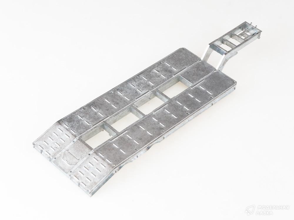 Сборная модель прицеп тяжеловоз ЧМЗАП-5523 в масштабе 1:43 AVD Models Сборная модель прицеп тяжеловоз ЧМЗАП-5523 AVD Models