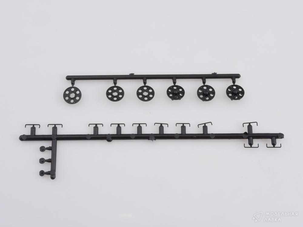 Сборная модель средний танк T-34-85 в масштабе 1:43 AVD Models Сборная модель средний танк T-34-85 AVD Models
