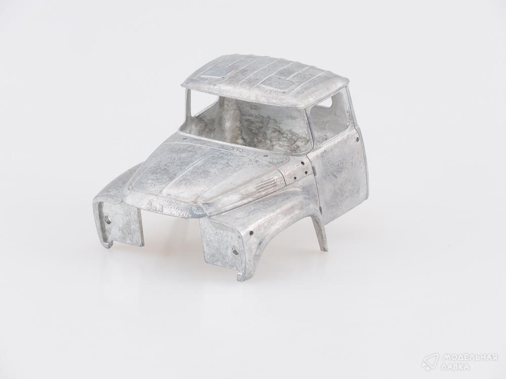 Сборная модель топливозаправщик АТЗ-3,8-130 в масштабе 1:43 AVD Models Сборная модель топливозаправщик АТЗ-3,8-130 AVD Models