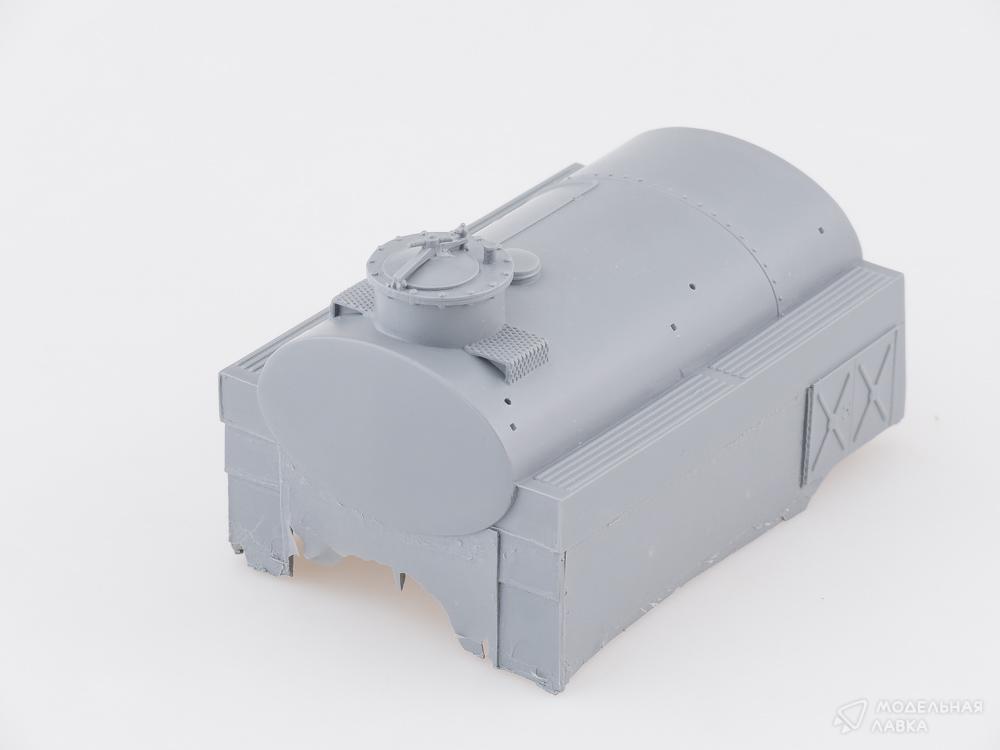 Сборная модель топливозаправщик АТЗ-3,8-130 в масштабе 1:43 AVD Models Сборная модель топливозаправщик АТЗ-3,8-130 AVD Models