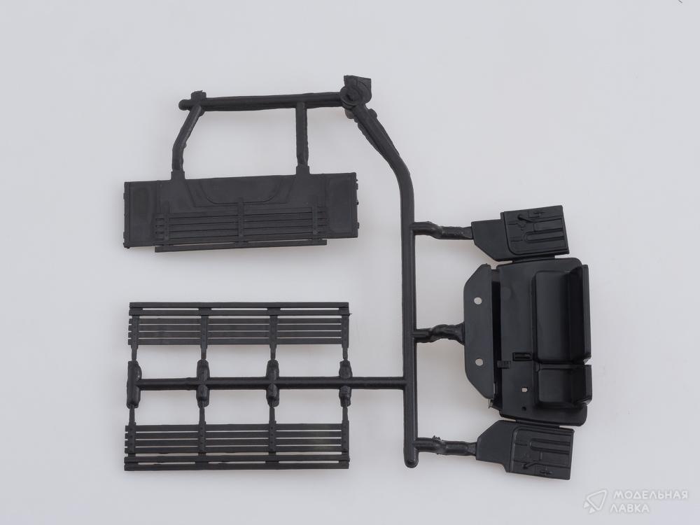 Сборная модель тяжелый артиллерийский тягач АТ-Т в масштабе 1:43 AVD Models Сборная модель тяжелый артиллерийский тягач АТ-Т AVD Models