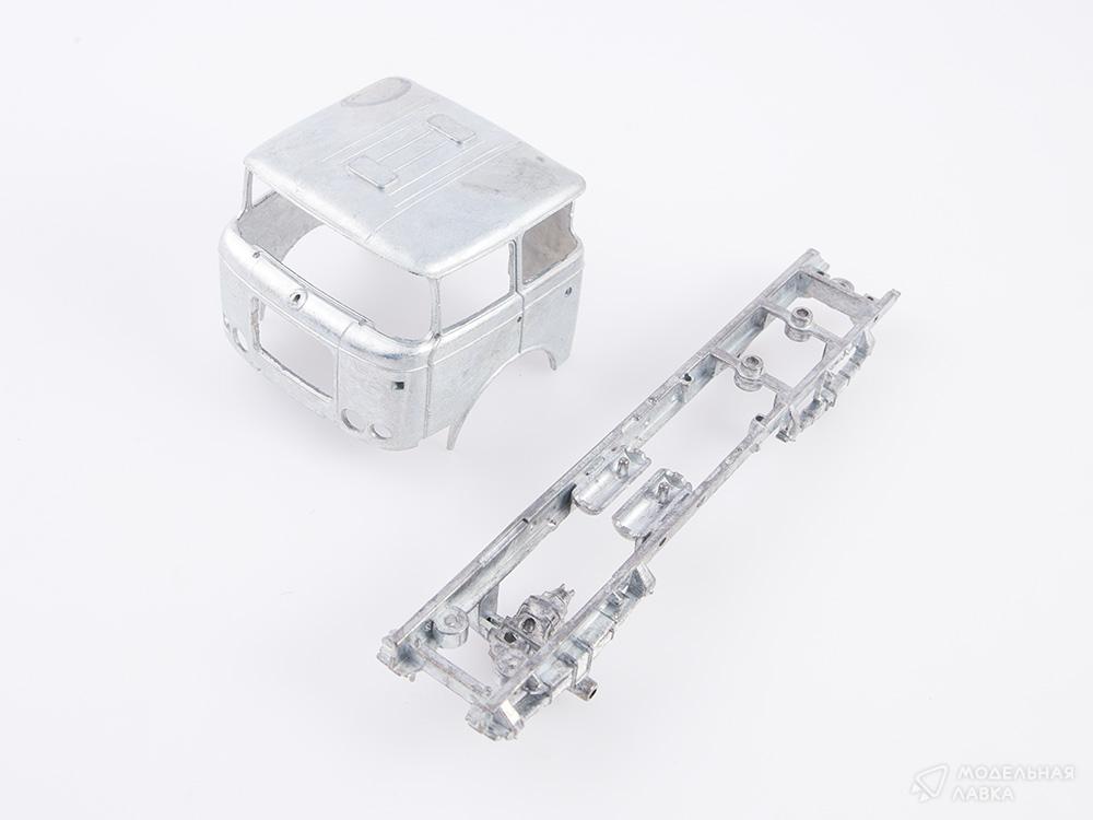 Сборная модель Skoda 706 MTTN в масштабе 1:43 AVD Models Сборная модель Skoda 706 MTTN AVD Models