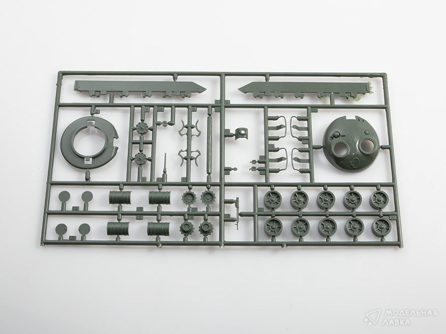 Сборная модель советский Танк Т-62 в масштабе 1:72 Моделист Сборная модель советский Танк Т-62 Моделист