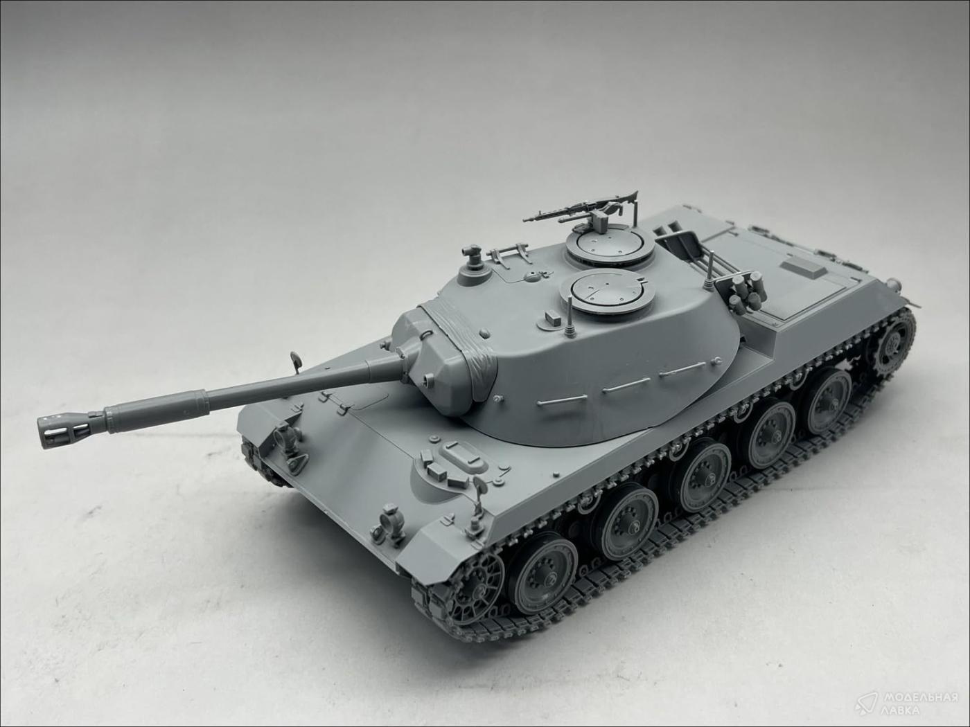 Сборная модель Spähpanzer Ru251 в масштабе 1:35 Amusing Hobby Сборная модель Spähpanzer Ru251 Amusing Hobby