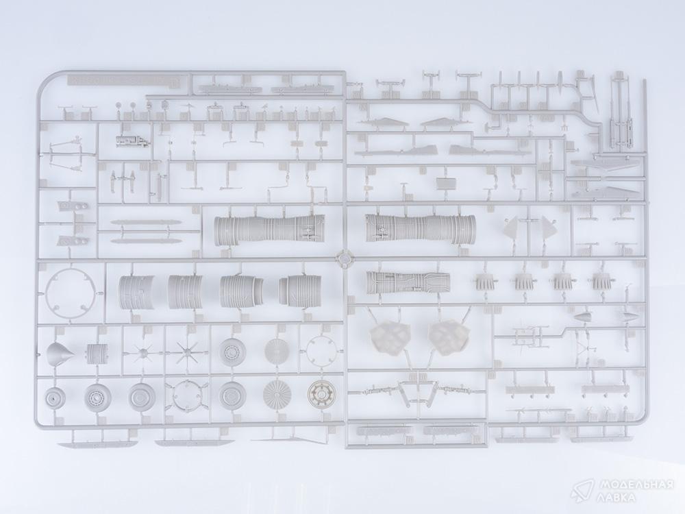 Сборная модель Sukhoi Su-22 M3/M4 в масштабе 1:48 Kitty Hawk Сборная модель Sukhoi Su-22 M3/M4 Kitty Hawk