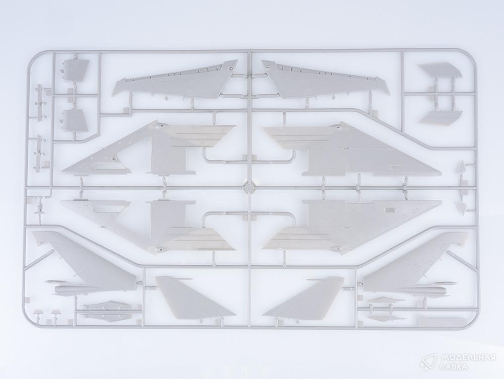 Сборная модель Sukhoi Su-22 M3/M4 в масштабе 1:48 Kitty Hawk Сборная модель Sukhoi Su-22 M3/M4 Kitty Hawk