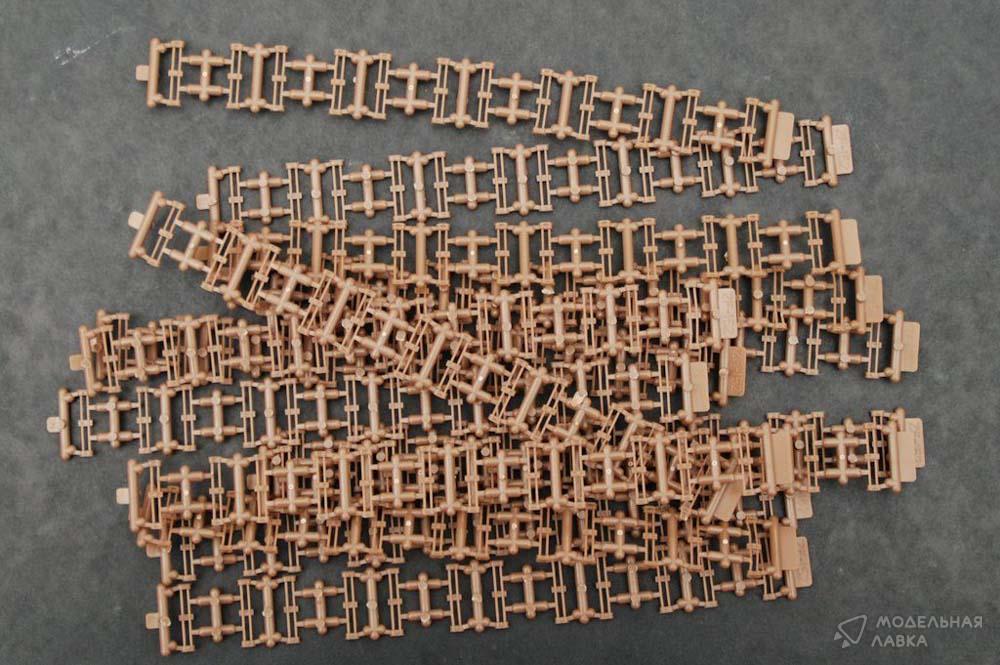 T-84E1 Workable Track Link Set(Rubber Type) For M46/M47 Bronco T-84E1 Workable Track Link Set(Rubber Type) For M46/M47 Bronco